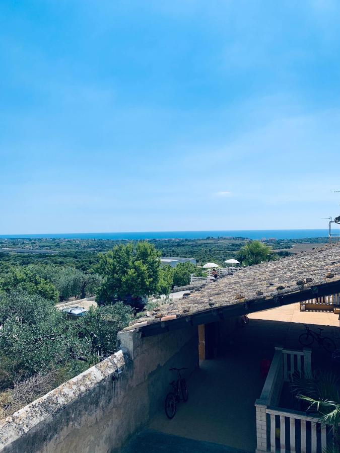 Agriturismoeloropizzuta Lido di Noto Buitenkant foto