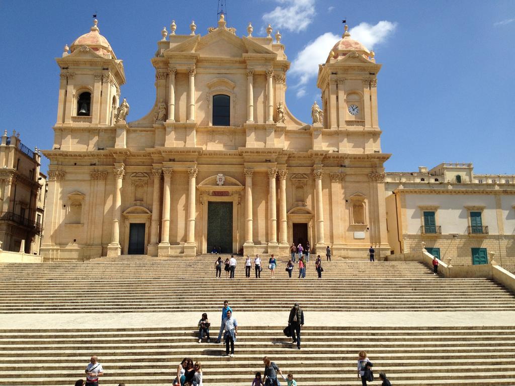 Agriturismoeloropizzuta Lido di Noto Buitenkant foto