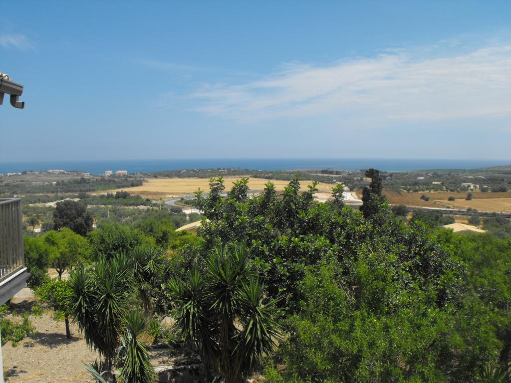 Agriturismoeloropizzuta Lido di Noto Buitenkant foto