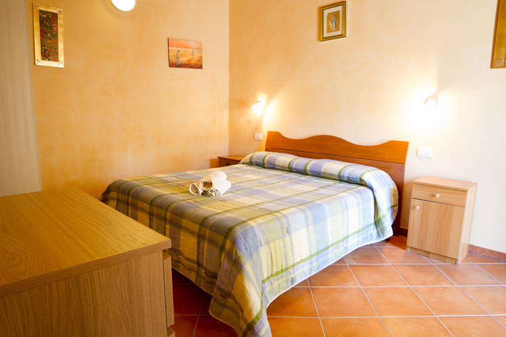 Agriturismoeloropizzuta Lido di Noto Buitenkant foto