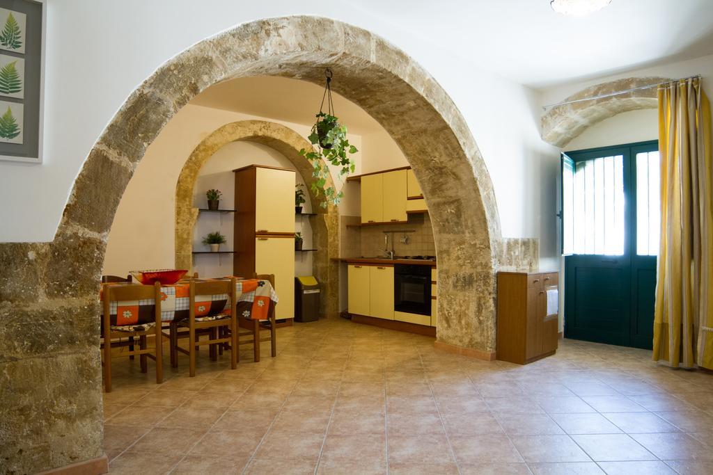 Agriturismoeloropizzuta Lido di Noto Buitenkant foto