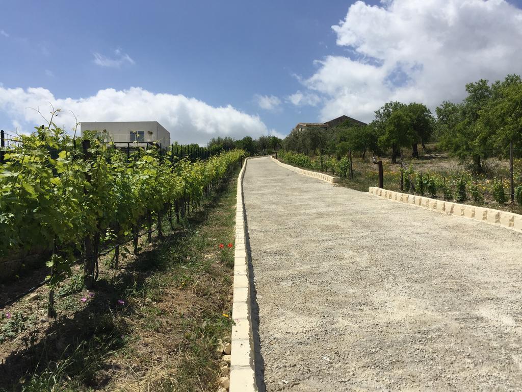 Agriturismoeloropizzuta Lido di Noto Buitenkant foto