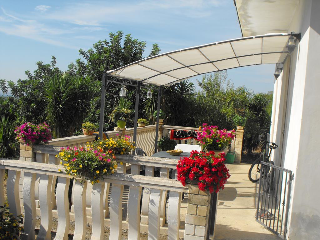 Agriturismoeloropizzuta Lido di Noto Buitenkant foto