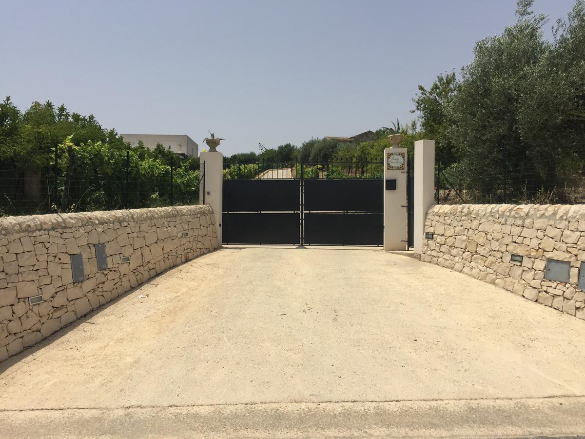 Agriturismoeloropizzuta Lido di Noto Buitenkant foto