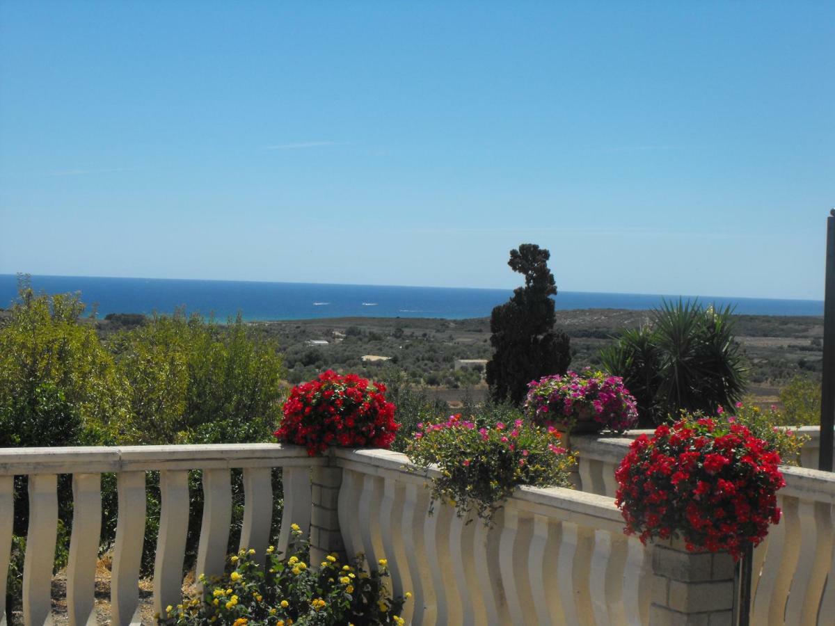 Agriturismoeloropizzuta Lido di Noto Buitenkant foto